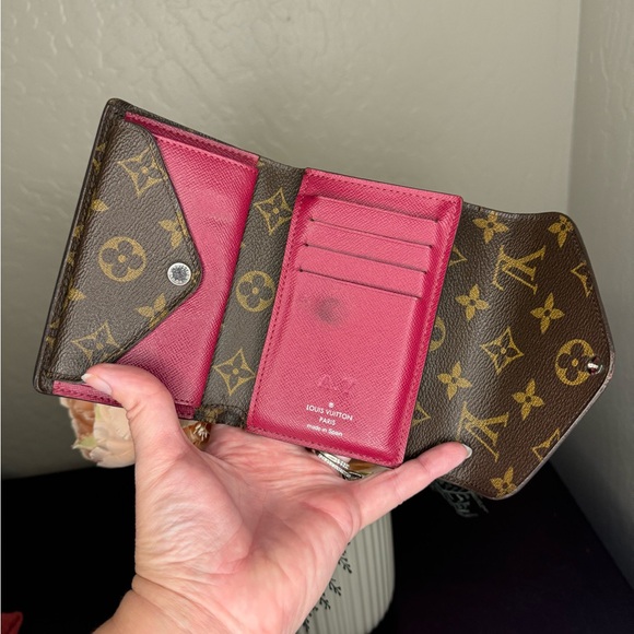 EUC! Louis Vuitton Marie Lou wallet - Picture 6 of 11